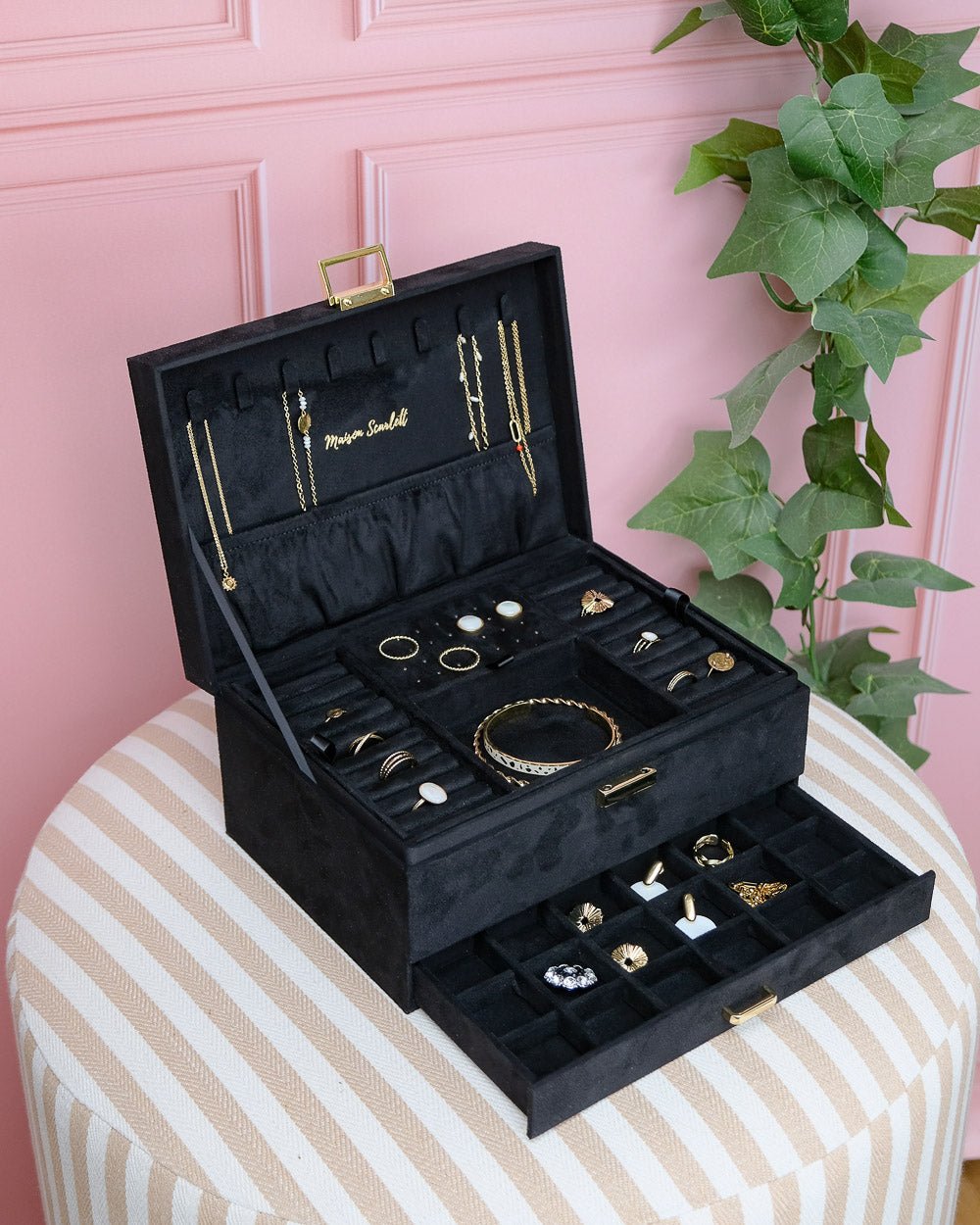 Grande boite à bijoux en velours noire avec un tiroir #Color_noire
